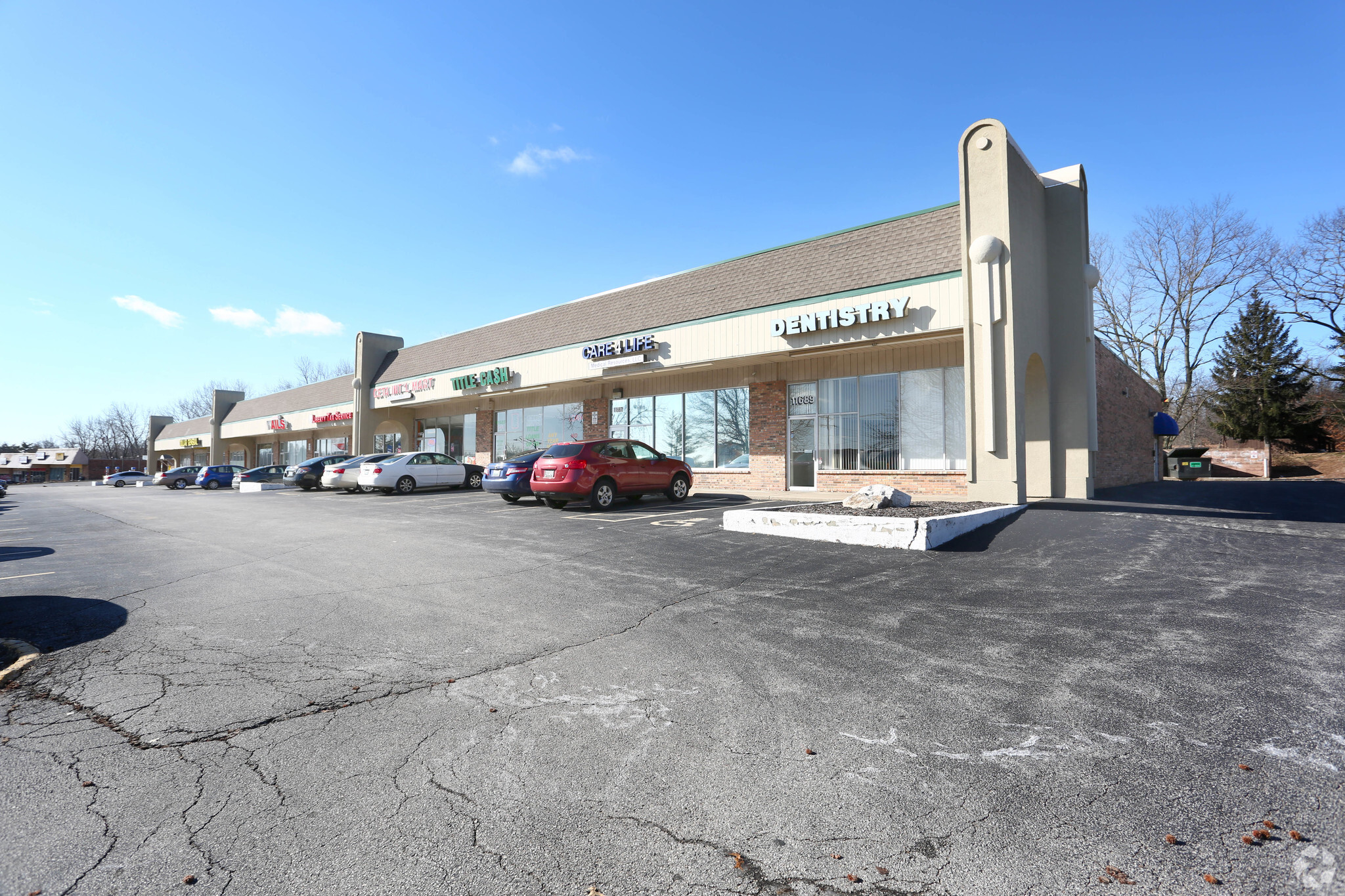11663-11689 W Florissant Ave, Florissant, MO à louer Photo de l’immeuble– Image 1 sur 2