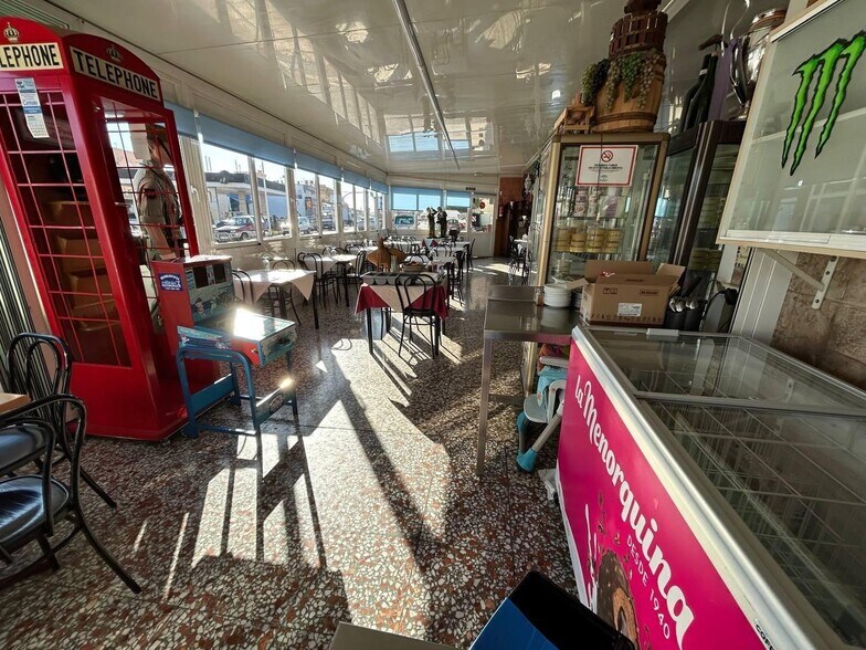 Local commercial dans Benahadux, Almería à vendre - Photo intérieure – Image 2 sur 38
