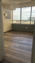 33 SW 2nd Ave, Miami, FL à louer Photo intérieure– Image 2 sur 14