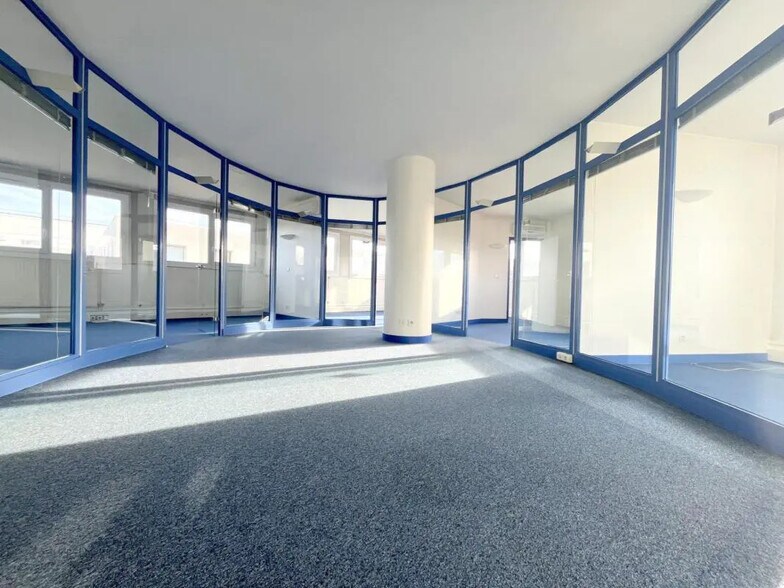 Bureau dans Chatou à vendre - Photo de l’immeuble – Image 2 sur 8