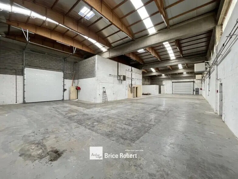 81 Avenue Du Progrès, Chassieu à louer - Photo de l’immeuble – Image 2 sur 10