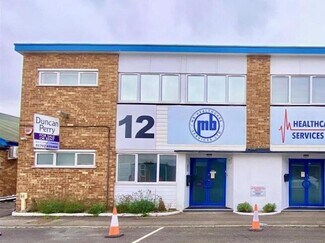 Plus de détails pour 12 Station Close, Potters Bar - Industriel/Logistique à vendre
