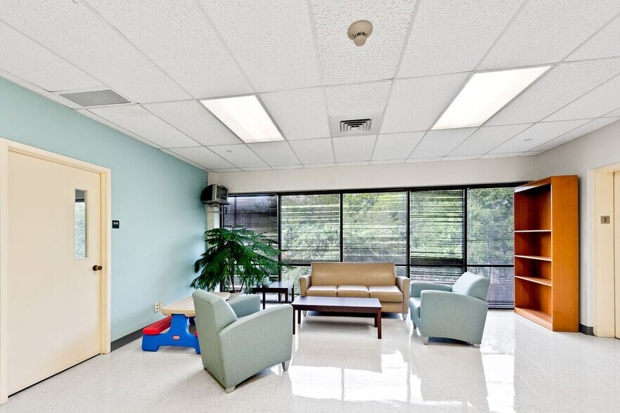 5225 N Lamar Blvd, Austin, TX à vendre - Photo intérieure – Image 3 sur 13