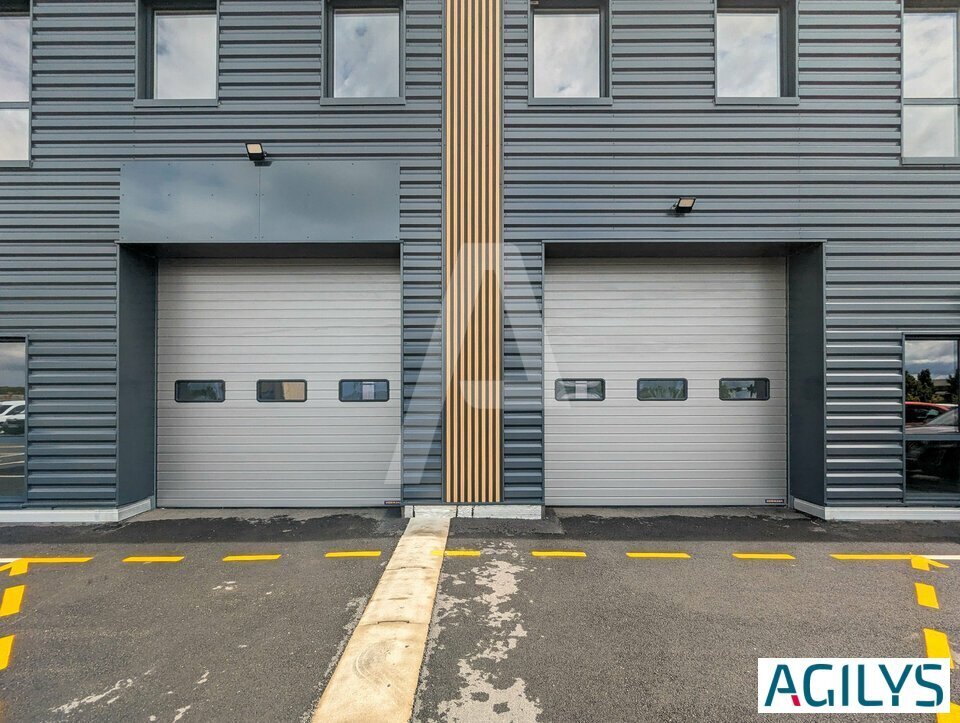 2 Avenue Denis Diderot, Élancourt à louer Photo de l’immeuble– Image 1 sur 13