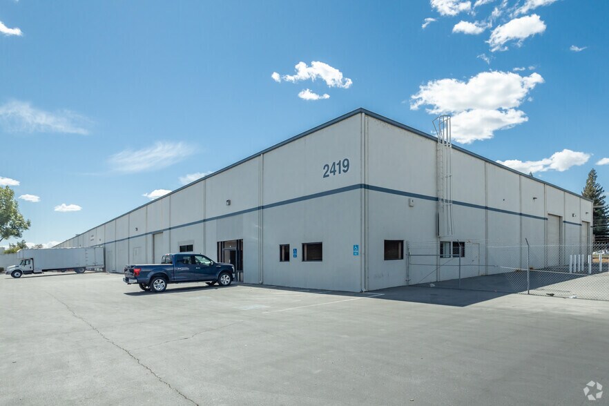 2419 Mercantile Dr, Rancho Cordova, CA à louer - Photo de l’immeuble – Image 3 sur 13