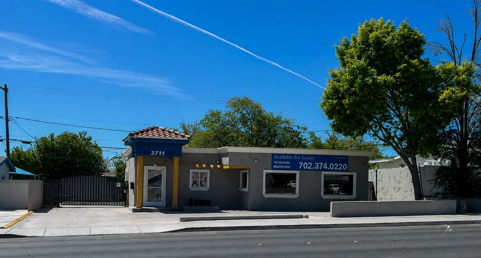 3711 Vegas Dr, Las Vegas, NV à louer - Photo de l’immeuble – Image 1 sur 9