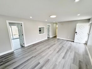 113 N Chestnut St, New Paltz, NY à louer Photo intérieure– Image 1 sur 9