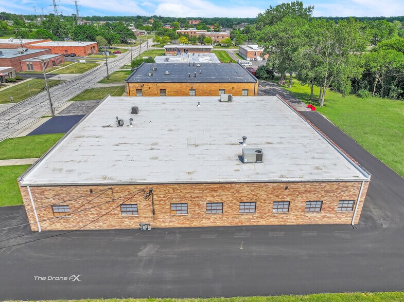 376 Gundersen Dr, Carol Stream, IL à louer - Photo de l’immeuble – Image 3 sur 19