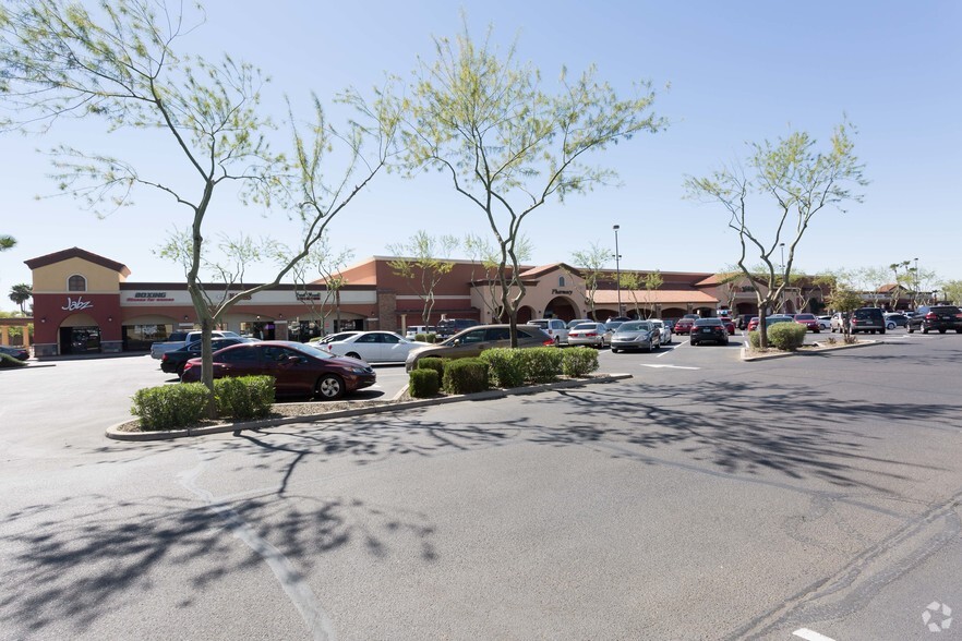 6661 W Bell Rd, Glendale, AZ à louer - Photo de l’immeuble – Image 2 sur 2