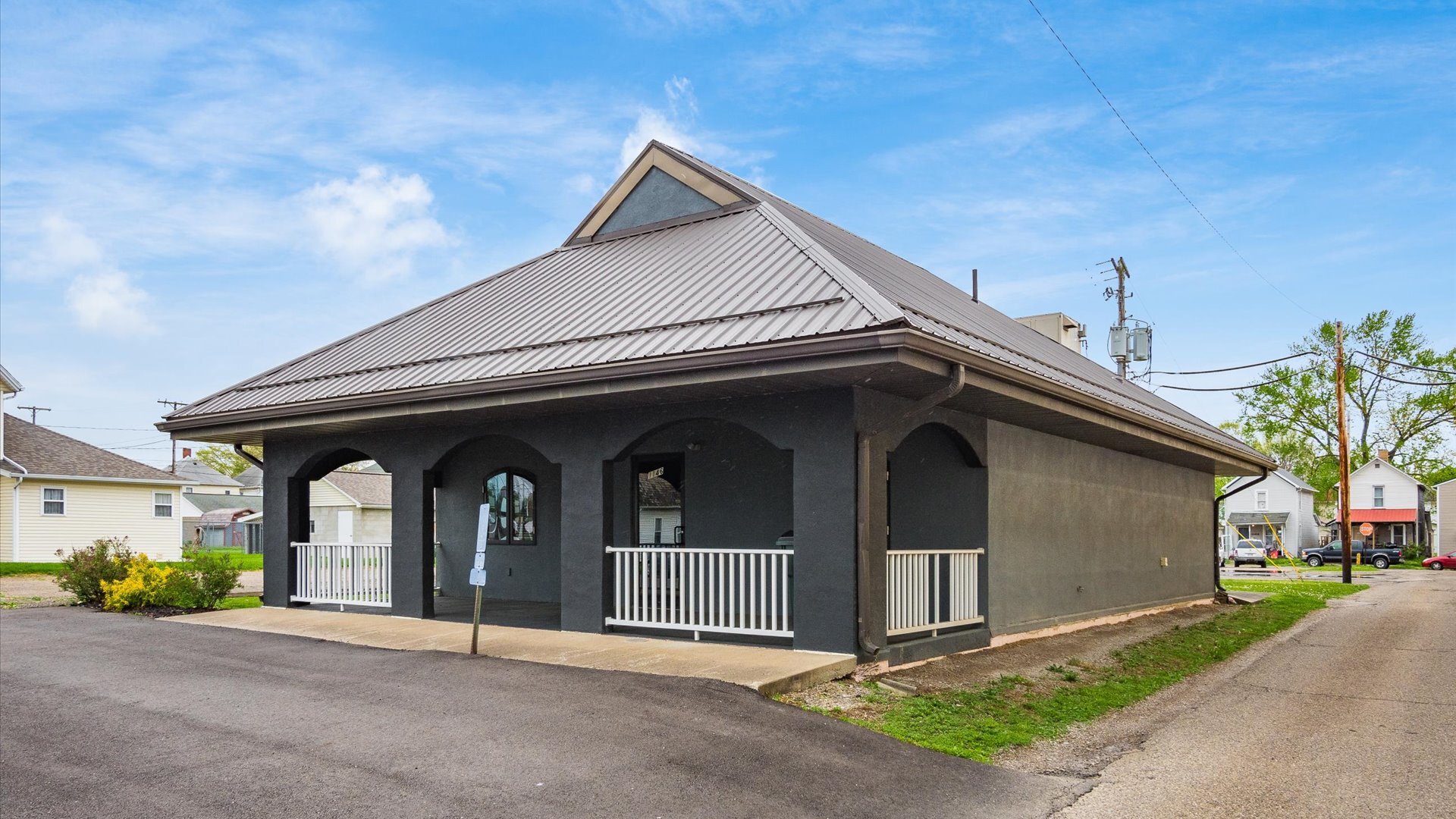 1146 Walnut St, Coshocton, OH à vendre Photo principale– Image 1 sur 27