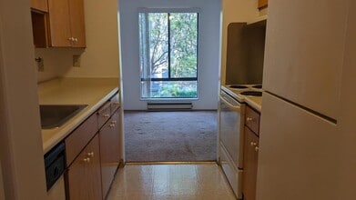 8272 Lambert Dr, Huntington Beach, CA à louer Photo intérieure– Image 1 sur 3