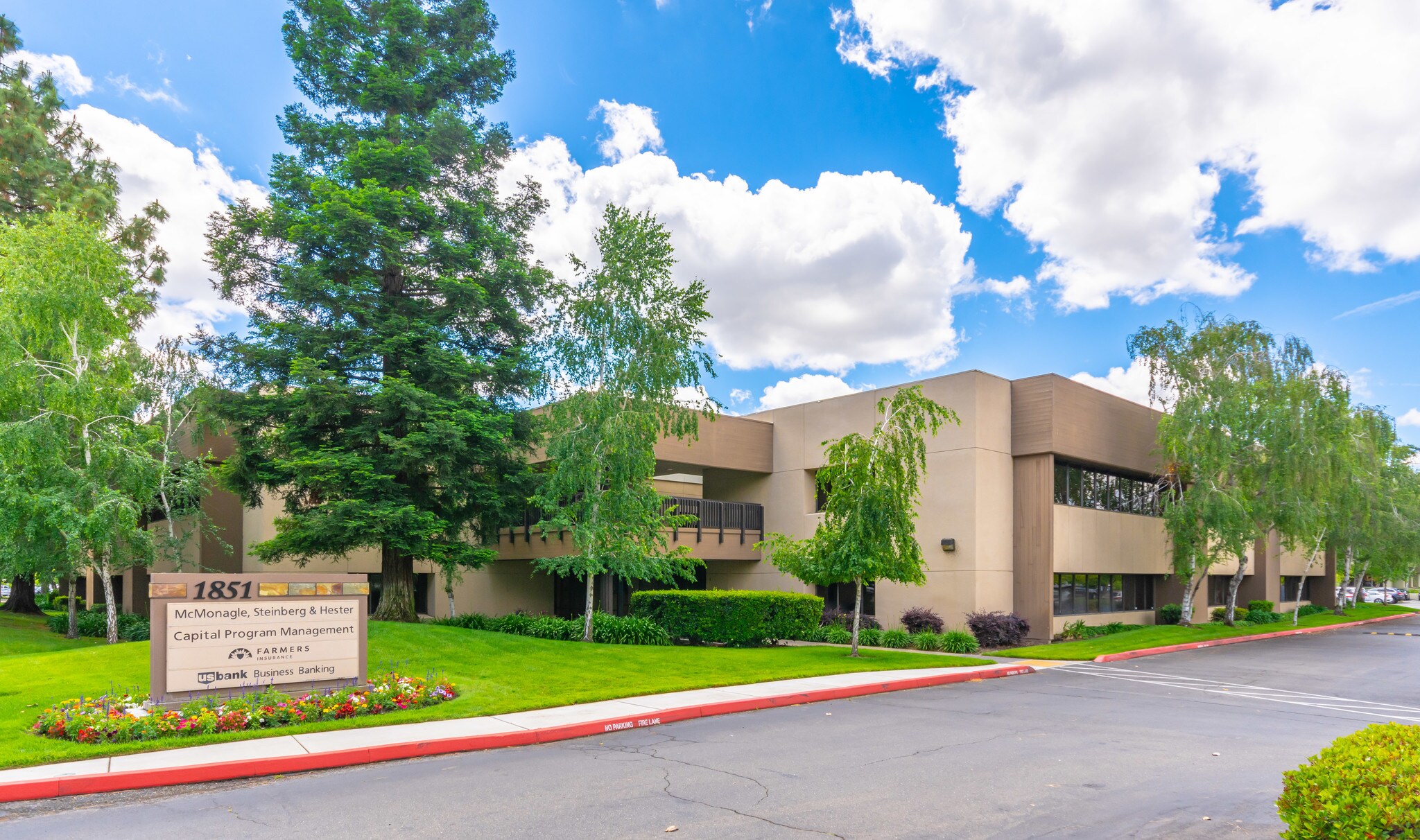 1851 Heritage Ln, Sacramento, CA à louer Photo principale– Image 1 sur 5