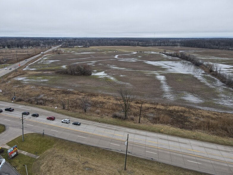 31300 26 Mile rd, Chesterfield, MI à vendre - Photo de l’immeuble – Image 3 sur 21