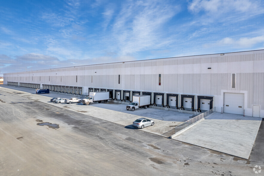 9151 Huntington Rd, Vaughan, ON à louer - Photo de l’immeuble – Image 3 sur 3