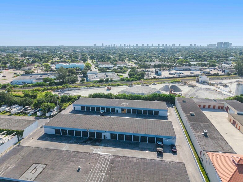 1233 Old Dixie Hwy, Lake Park, FL à louer - Photo de l’immeuble – Image 2 sur 6
