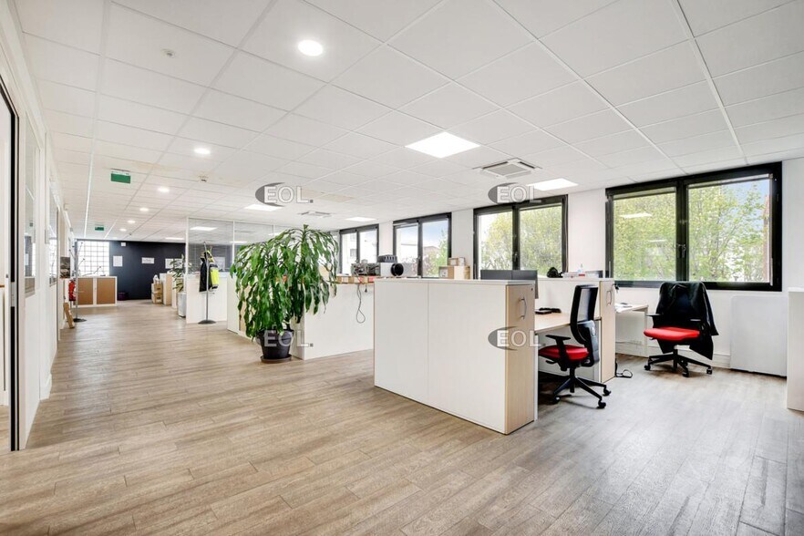 Bureau dans Gentilly à vendre - Photo de l’immeuble – Image 1 sur 13