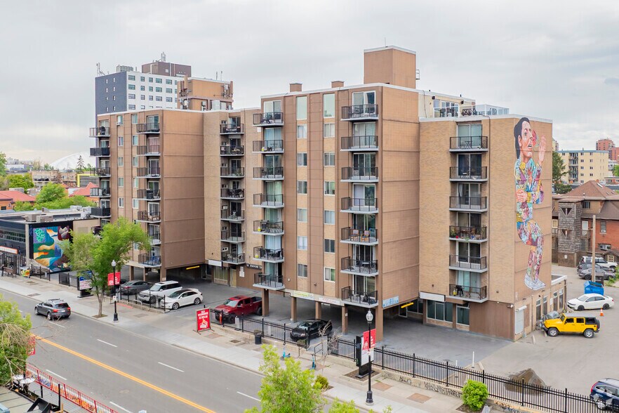 515-519 17th Ave SW, Calgary, AB à louer - Photo principale – Image 1 sur 4