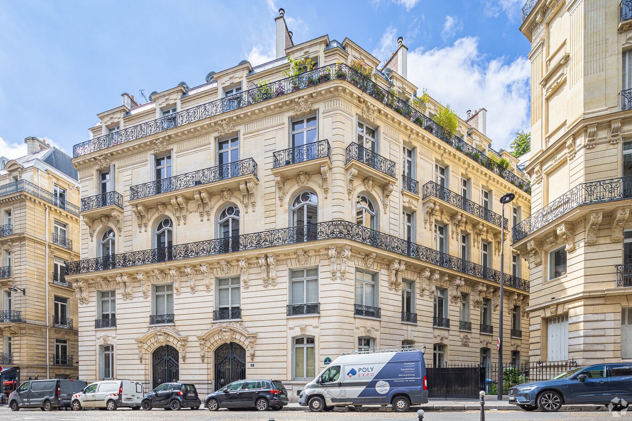 21 Rue Clément Marot, Paris à louer Photo principale– Image 1 sur 6