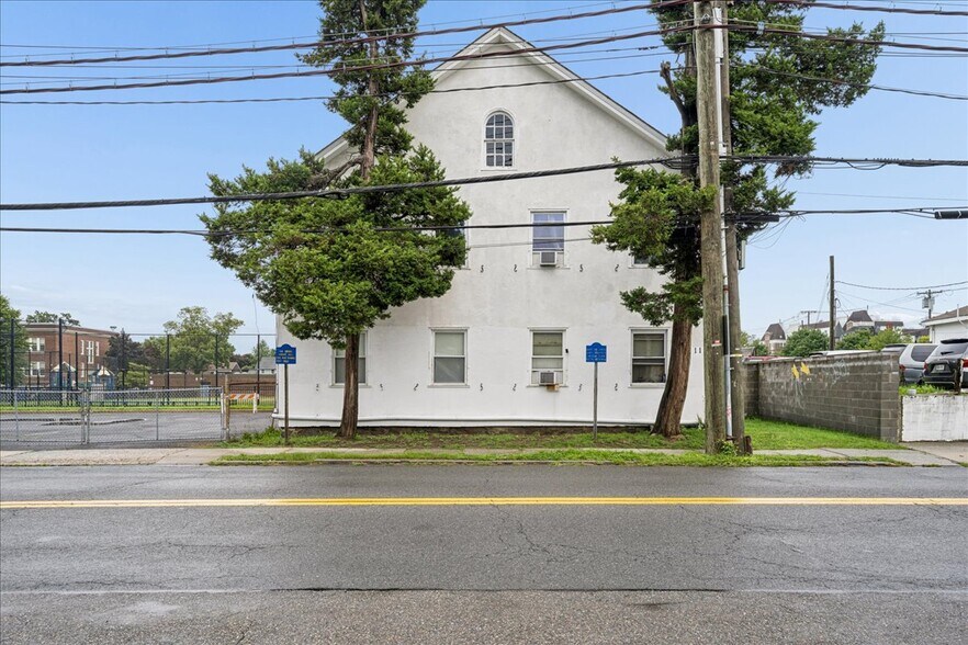 115 N Barry Ave, Mamaroneck, NY à vendre - Photo de l’immeuble – Image 3 sur 27