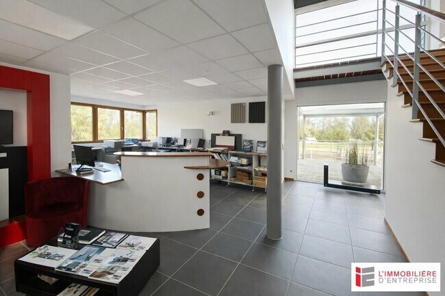 Plus de détails pour Bureau à vendre
