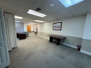 2810 E Oakland Park Blvd, Fort Lauderdale, FL à louer Photo intérieure– Image 1 sur 7
