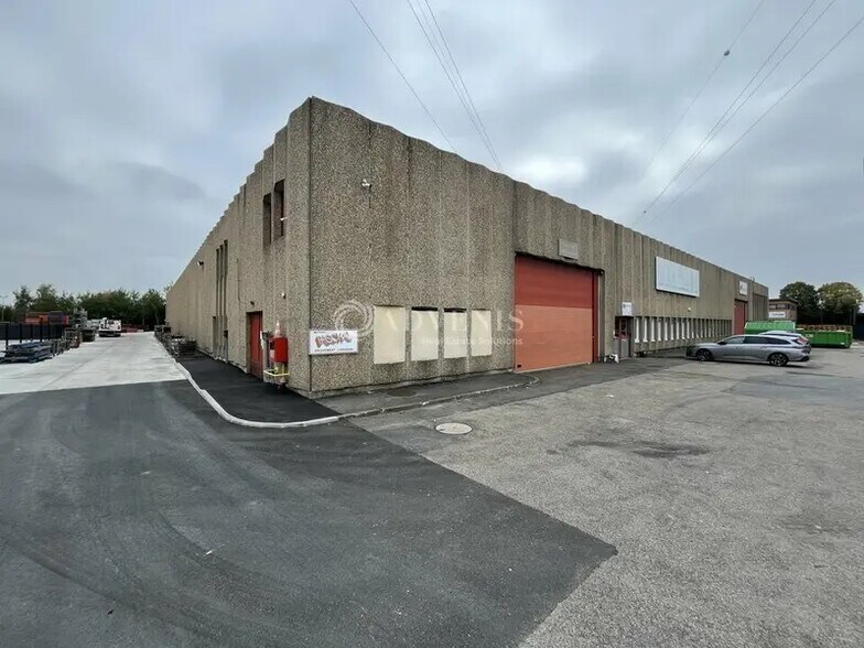 Local d’activités dans Moissy-Cramayel à louer - Photo de l’immeuble – Image 2 sur 10
