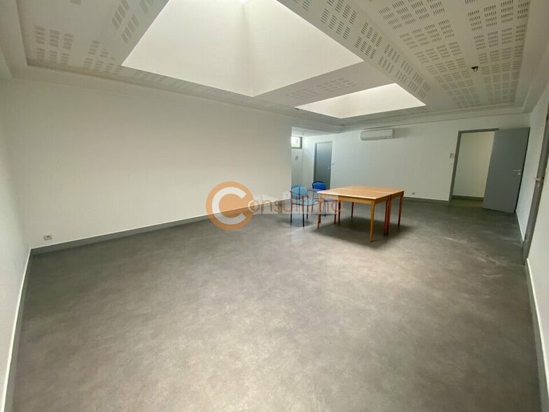 Bureau dans Artigues-près-Bordeaux à louer - Photo intérieure – Image 1 sur 5