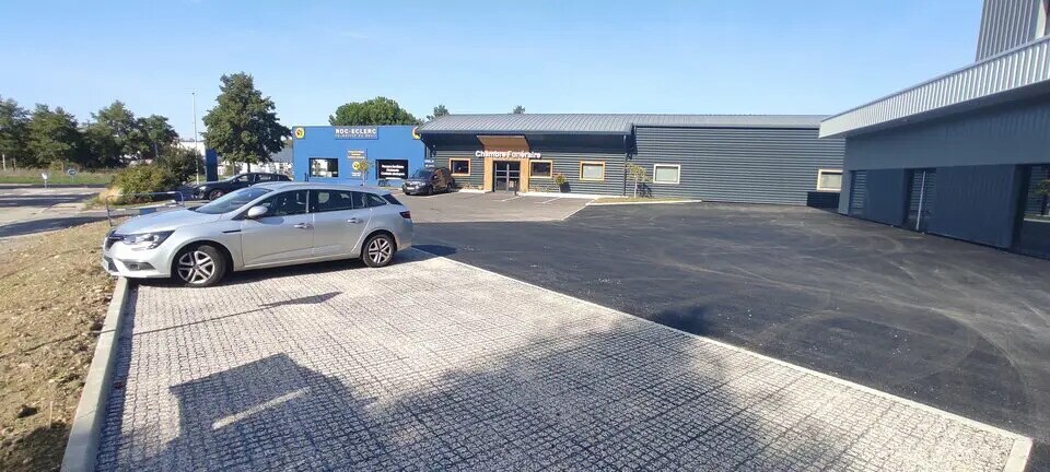 139 Rue Isaac Asimov, Bourgoin-Jallieu à louer - Photo de l’immeuble – Image 3 sur 9