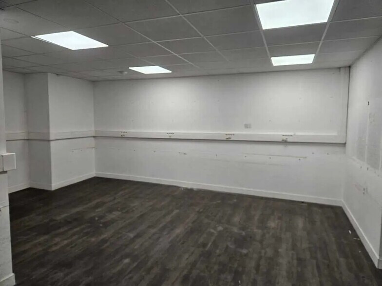 Bureau dans Vanves à louer - Photo de l’immeuble – Image 2 sur 33