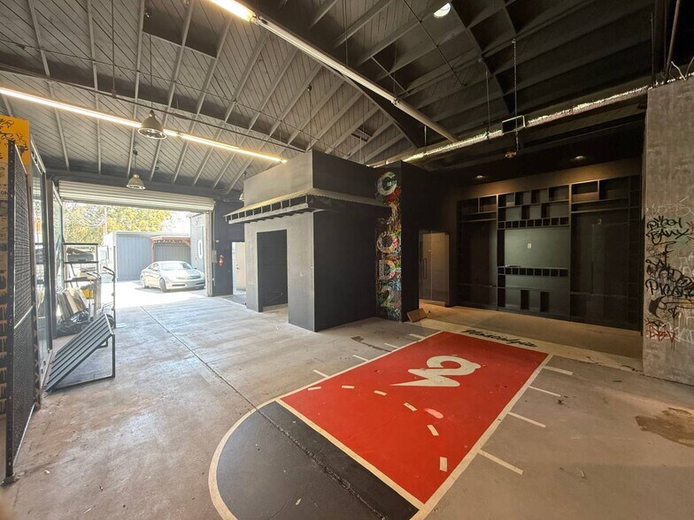2020 Placentia Ave, Costa Mesa, CA à louer - Photo de l’immeuble – Image 3 sur 23