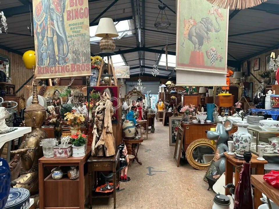 Local d'activités dans Bléré à vendre Photo intérieure– Image 1 sur 9