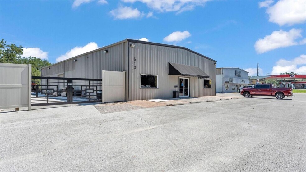 613 Schoolhouse Rd, Lakeland, FL à vendre - Photo de l’immeuble – Image 3 sur 35