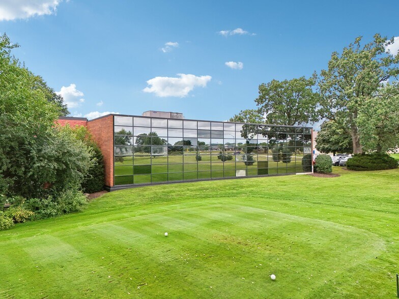 707 W Moreland Blvd, Waukesha, WI à vendre - Photo de l’immeuble – Image 3 sur 10