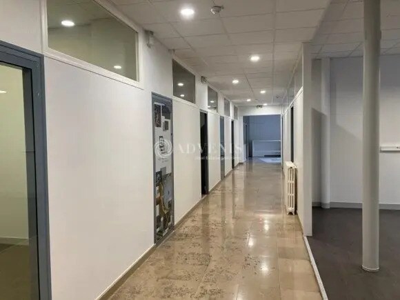 Plus de détails pour Bureau à vendre