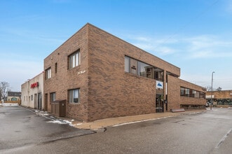 211 Maple St, Big Rapids, MI à louer Photo intérieure– Image 2 sur 18