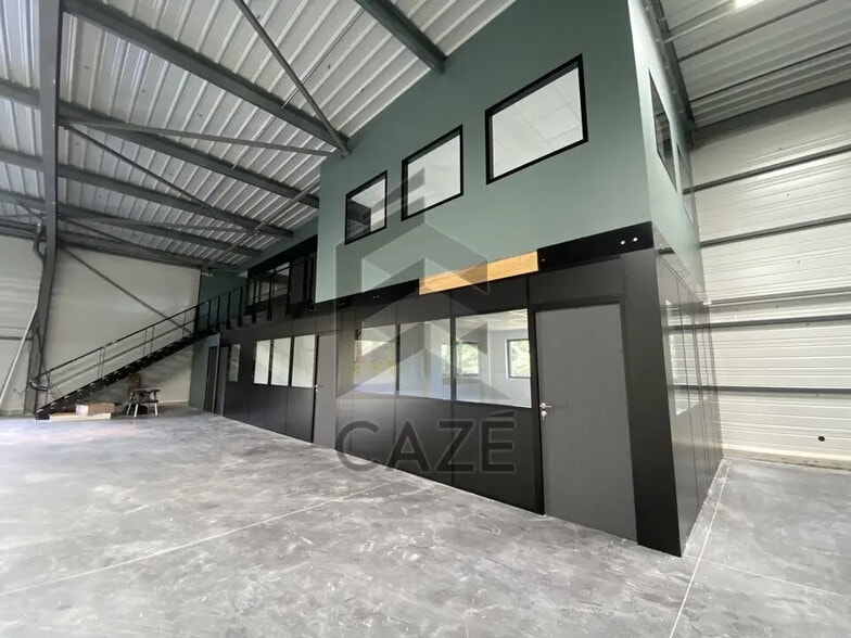 Bureau dans Canéjan à louer - Photo de l’immeuble – Image 3 sur 10