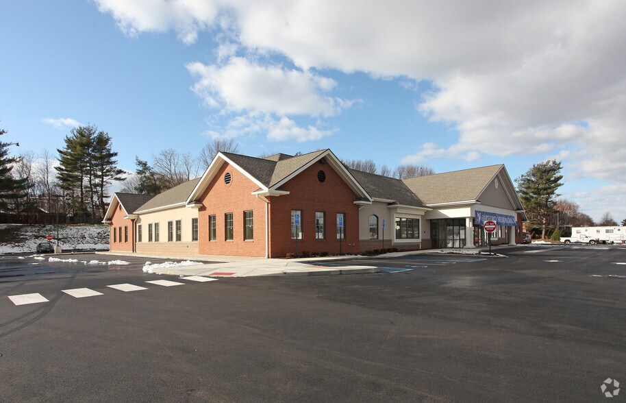 1039-1129 Silas Deane Hwy, Wethersfield, CT à louer - Photo de l’immeuble – Image 3 sur 4