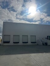 14101 Rosecrans Ave, La Mirada, CA à louer Photo intérieure– Image 2 sur 3