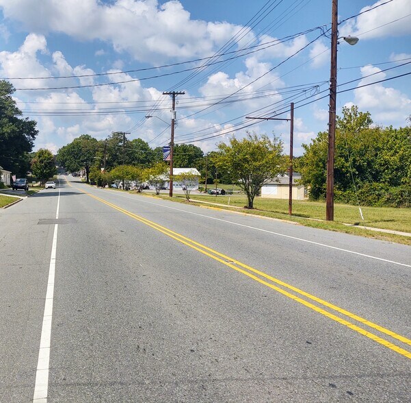 207 E Virginia Ave, Bessemer City, NC à vendre - Photo de l’immeuble – Image 3 sur 14