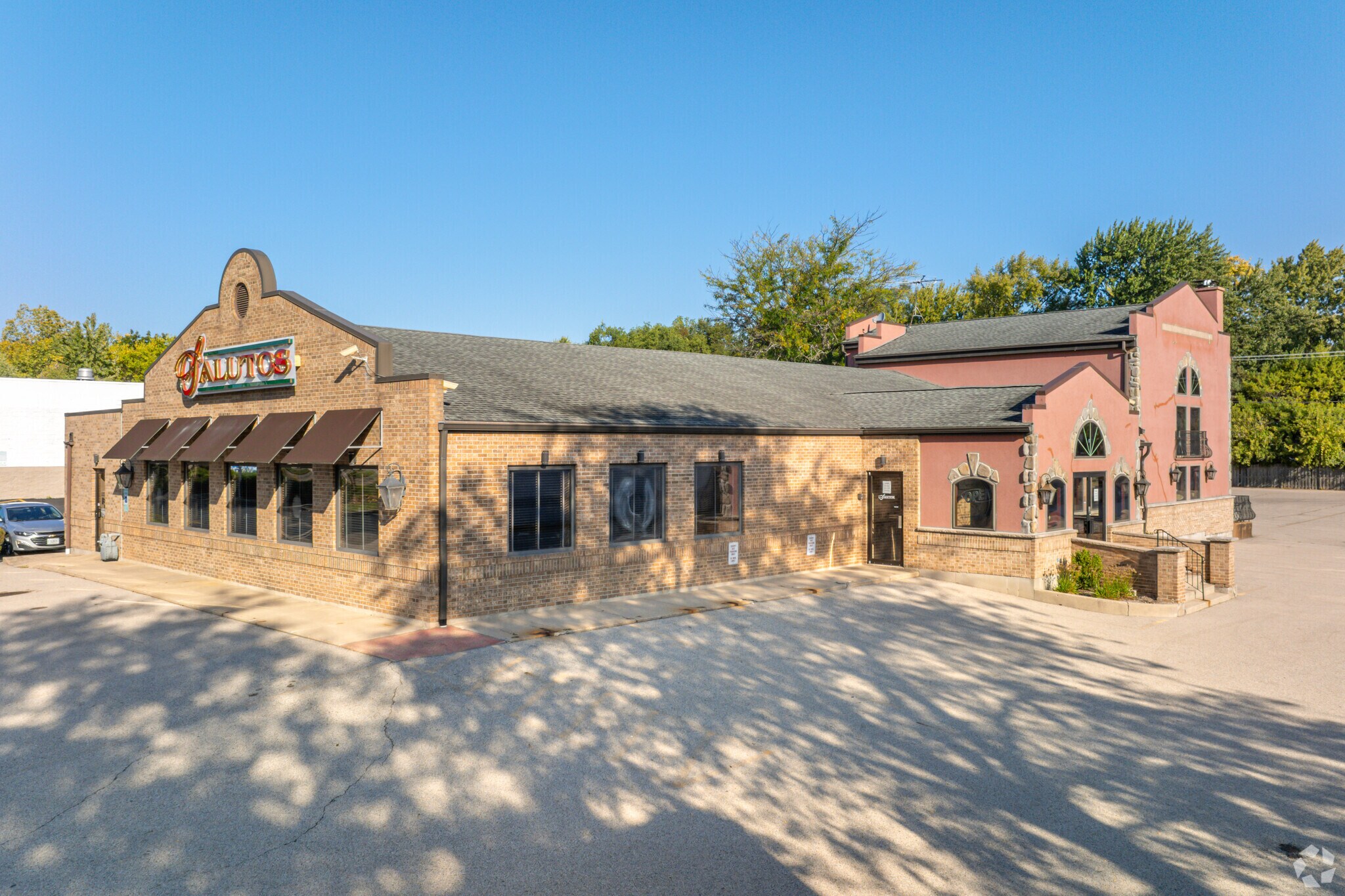 7680 Grand Ave, Gurnee, IL à vendre Photo de l’immeuble– Image 1 sur 111