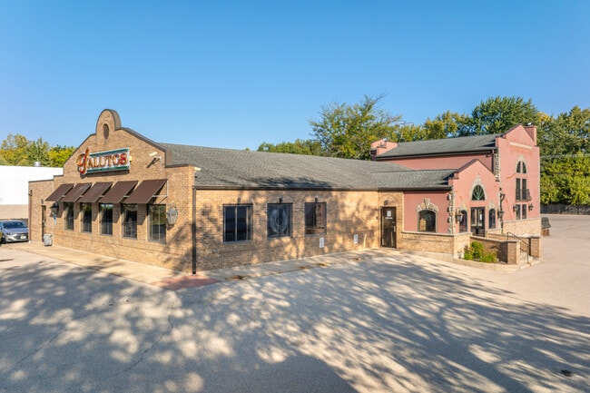 Plus de détails pour 7680 Grand Ave, Gurnee, IL - Local commercial aux enchères