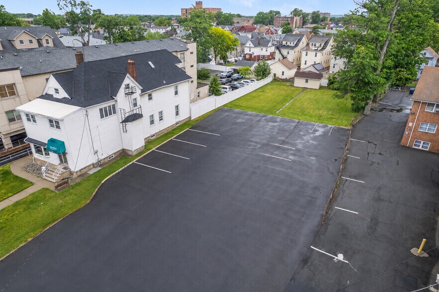 217 Rahway Ave, Elizabeth, NJ à vendre - Photo de l’immeuble – Image 3 sur 3