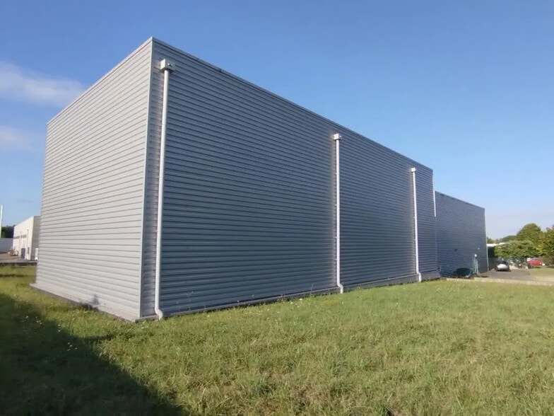 Local d’activités dans Toulouse à louer - Photo de l’immeuble – Image 1 sur 7