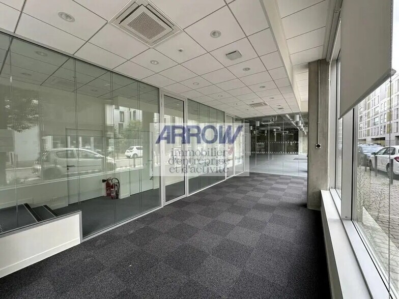 Local commercial dans Nantes à louer - Photo de l’immeuble – Image 2 sur 3