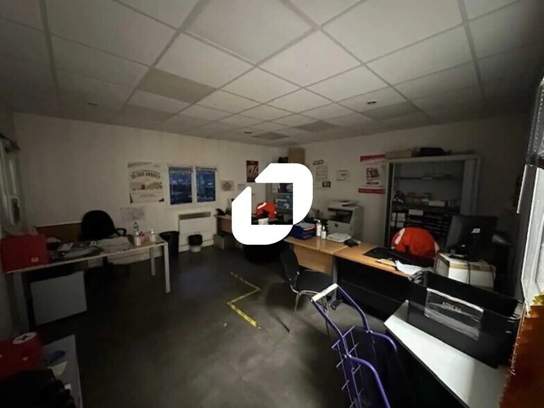 Local d’activités dans Saint-Brice-sous-Forêt à louer - Photo de l’immeuble – Image 3 sur 14