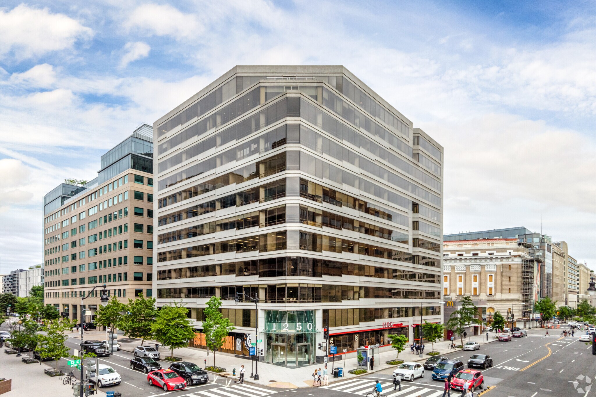 1250 I St NW, Washington, DC à louer Photo de l’immeuble– Image 1 sur 4
