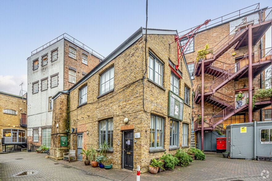 38 Kingsland Rd, Londres à vendre - Photo de l’immeuble – Image 1 sur 8