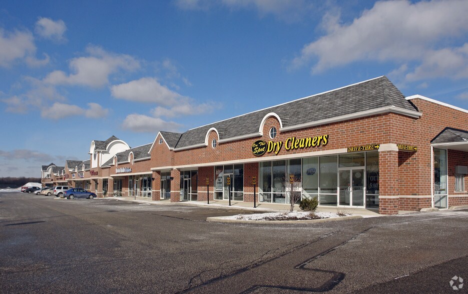 1000-1100 E Royalton Rd, Broadview Heights, OH à louer - Photo de l’immeuble – Image 3 sur 4