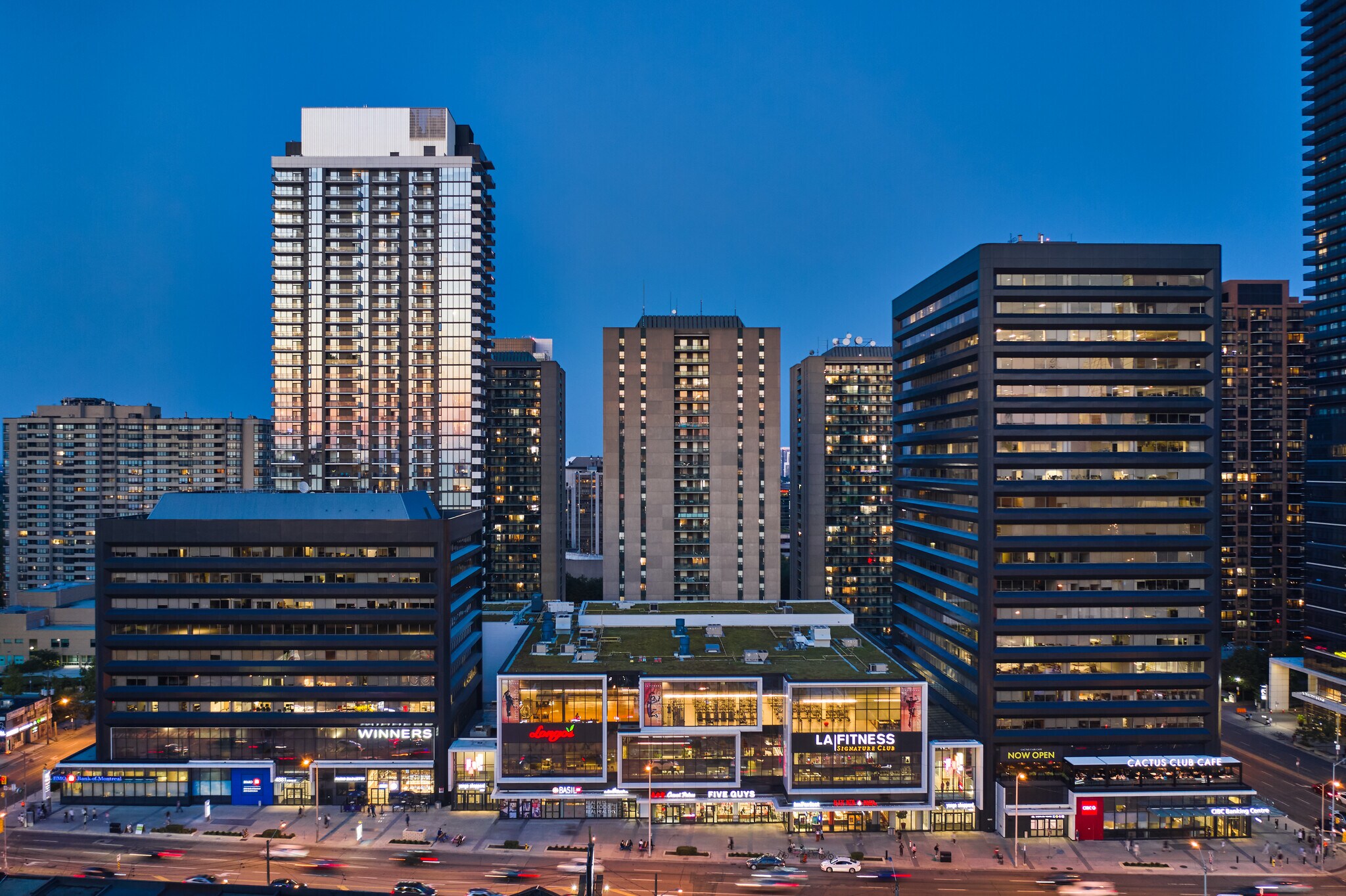 4881 Yonge St, Toronto, ON à louer Photo de l’immeuble– Image 1 sur 6