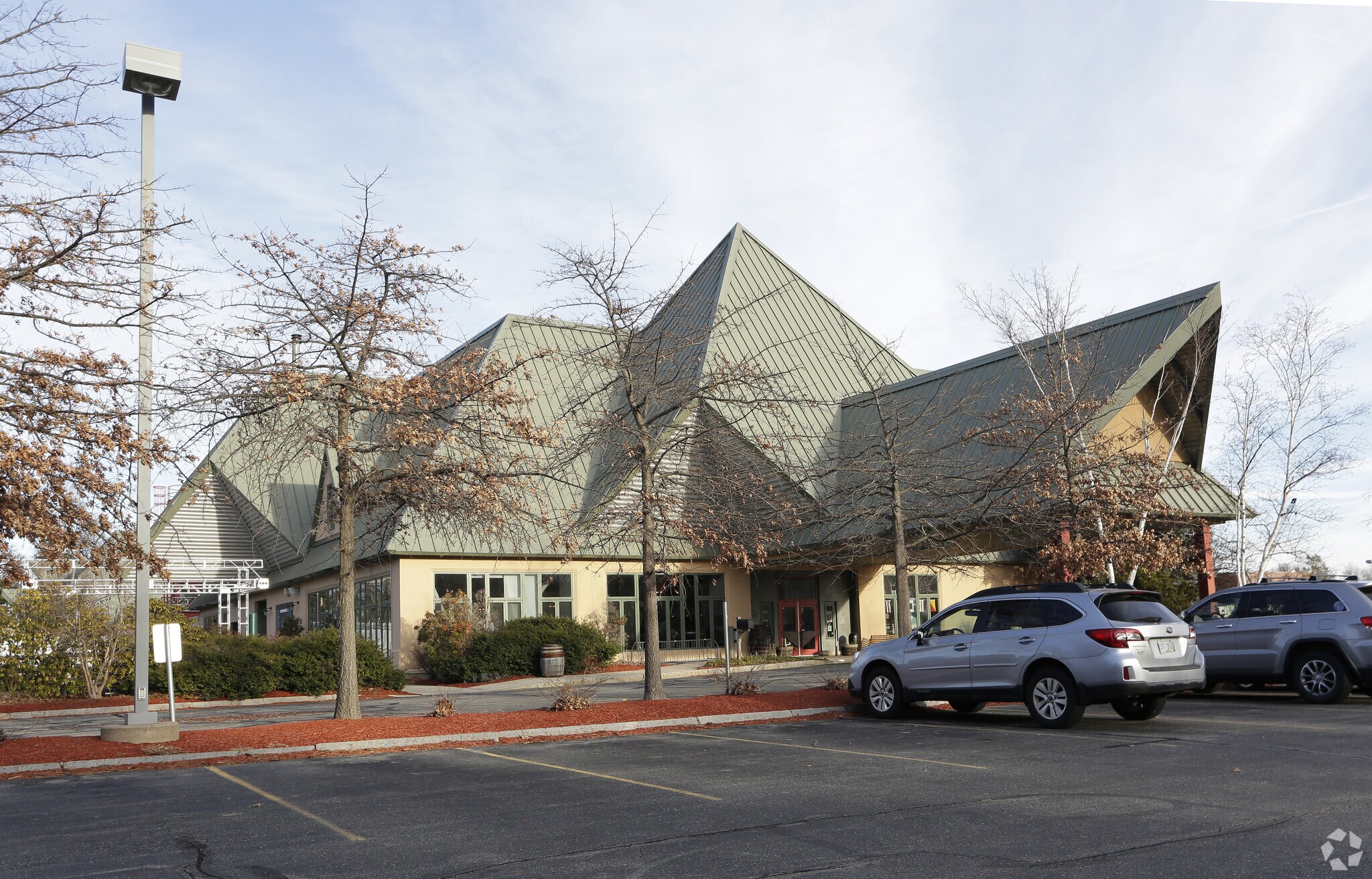 One Redhook Way portefeuille de 2 biens à vendre sur LoopNet.fr Photo de l’immeuble– Image 1 sur 9